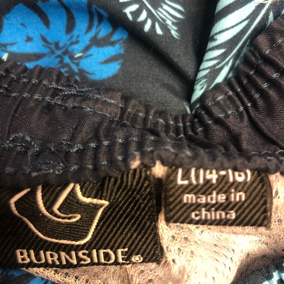 SwimTrunks NWT Lg (14-16) swim trunks mesh liner - Picture 5 of 9